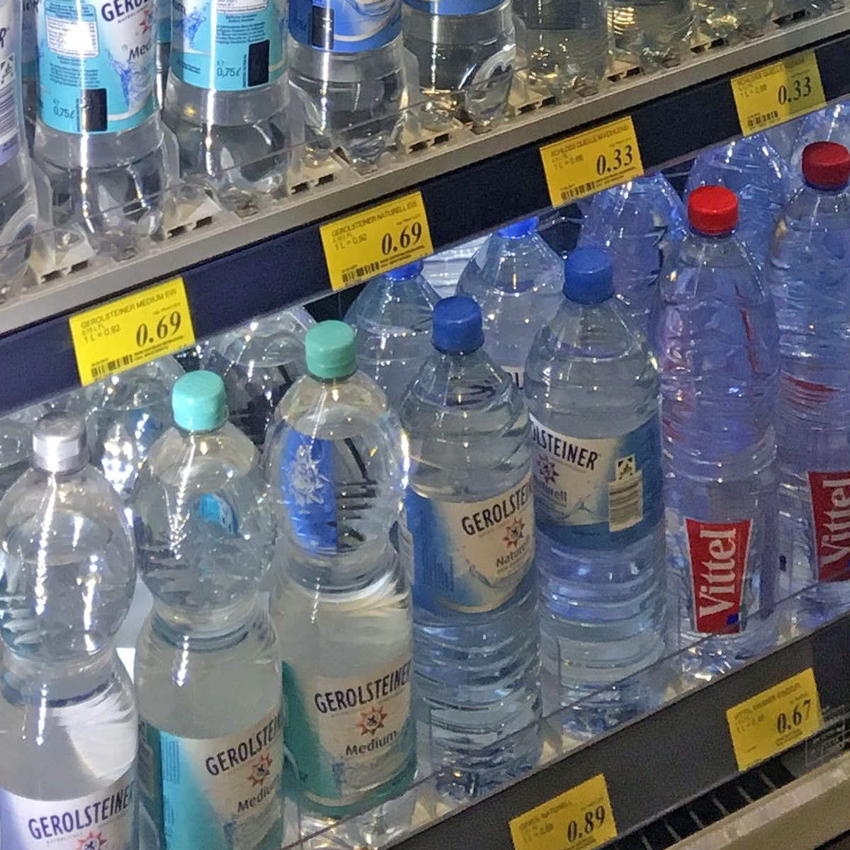 Warenpräsentation für Wasserflaschen ab 0,7 l